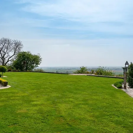 Osgoodby House With Private Indoor Heated Swimming Pool And Spectacular Views * Sutton (North Yorkshire)