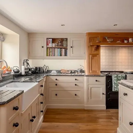 Osgoodby House With Private Indoor Heated Swimming Pool And Spectacular Views