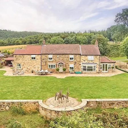 Osgoodby House With Private Indoor Heated Swimming Pool And Spectacular Views Guest house *