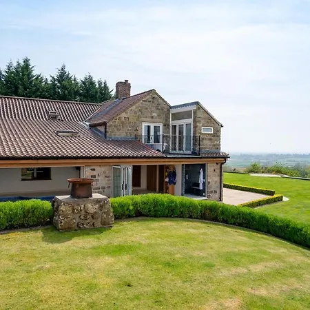 Osgoodby House With Private Indoor Heated Swimming Pool And Spectacular Views