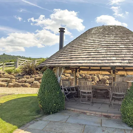 Osgoodby House With Swimming Pool And Spectacular Views Casa de hóspedes Sutton (North Yorkshire)