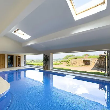 Osgoodby House With Private Indoor Heated Swimming Pool And Spectacular Views * Sutton (North Yorkshire)
