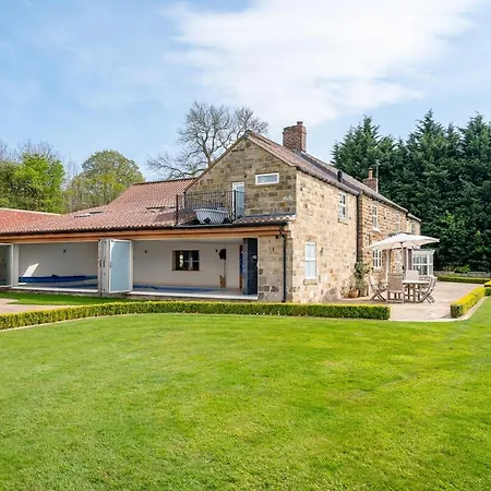 Osgoodby House With Private Indoor Heated Swimming Pool And Spectacular Views *