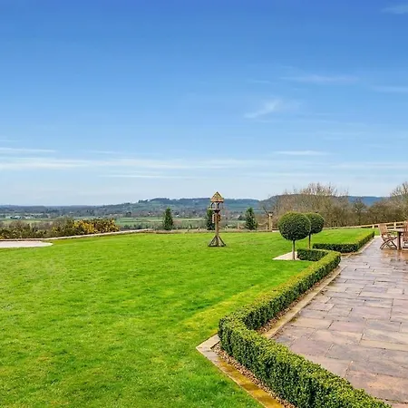 Osgoodby House With Private Indoor Heated Swimming Pool And Spectacular Views Sutton (North Yorkshire)