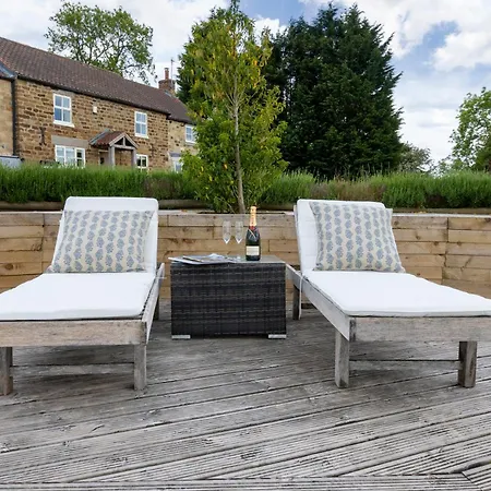 Guest house Osgoodby House With Private Indoor Heated Swimming Pool And Spectacular Views Sutton (North Yorkshire)