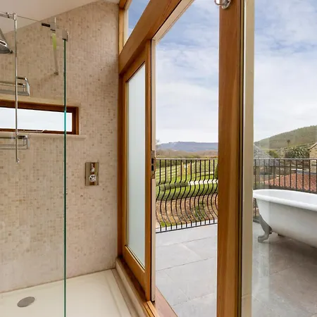 Osgoodby House With Private Indoor Heated Swimming Pool And Spectacular Views Guest house