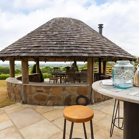 Osgoodby House With Private Indoor Heated Swimming Pool And Spectacular Views Sutton (North Yorkshire)