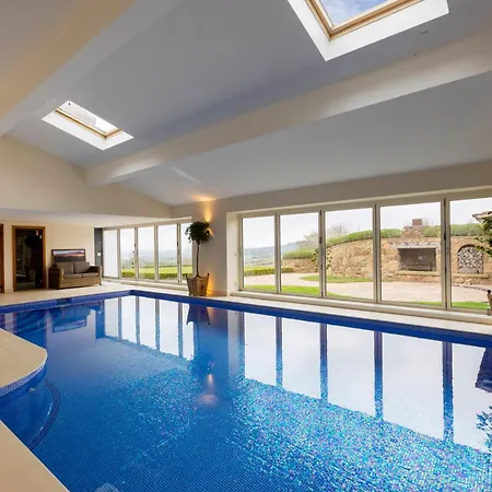 Osgoodby House With Private Indoor Heated Swimming Pool And Spectacular Views * Sutton (North Yorkshire)