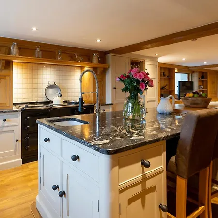 Osgoodby House With Private Indoor Heated Swimming Pool And Spectacular Views Guest house