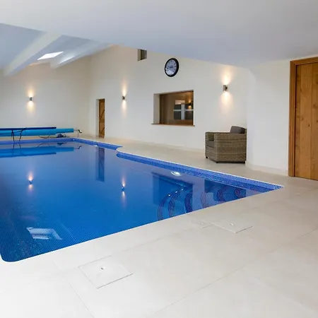 Osgoodby House With Private Indoor Heated Swimming Pool And Spectacular Views Guest house *
