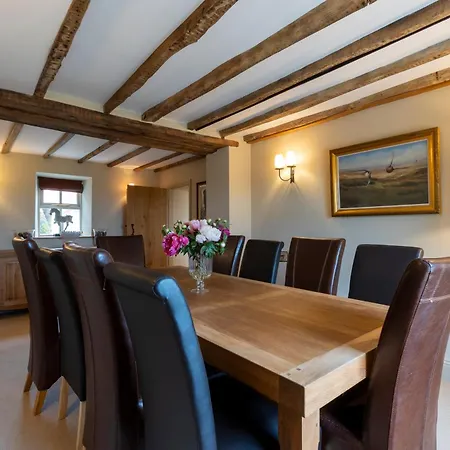 Guest house Osgoodby House With Private Indoor Heated Swimming Pool And Spectacular Views Sutton (North Yorkshire)
