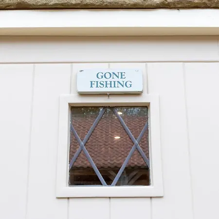 Guest house Osgoodby House With Private Indoor Heated Swimming Pool And Spectacular Views *