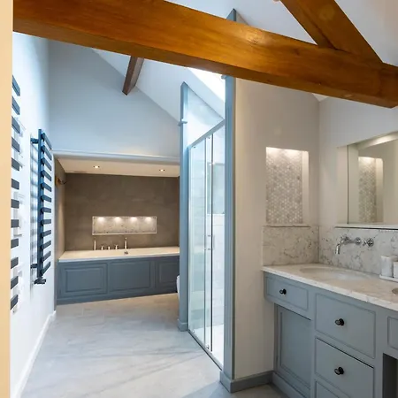 Osgoodby House With Private Indoor Heated Swimming Pool And Spectacular Views * Sutton (North Yorkshire)