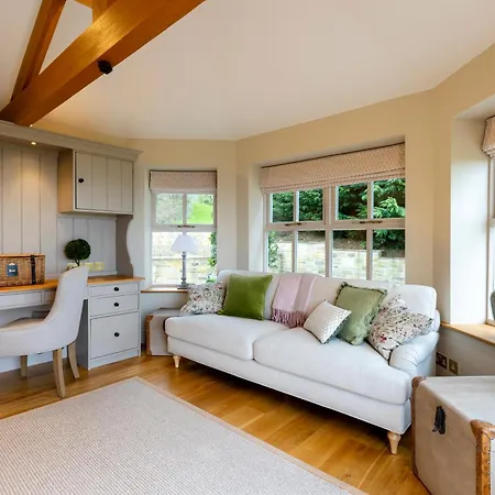 Gæstehus Osgoodby House With Private Indoor Heated Swimming Pool And Spectacular Views Sutton (North Yorkshire)