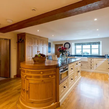 Osgoodby House With Private Indoor Heated Swimming Pool And Spectacular Views * Sutton (North Yorkshire)