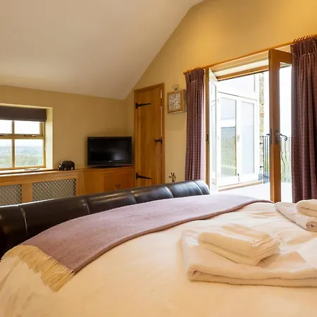 Gæstehus Osgoodby House With Private Indoor Heated Swimming Pool And Spectacular Views Sutton (North Yorkshire)