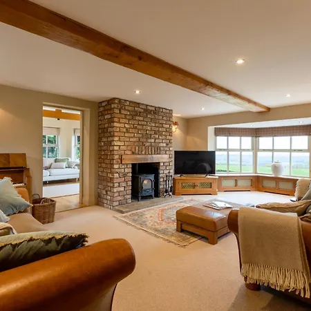 Gæstehus Osgoodby House With Private Indoor Heated Swimming Pool And Spectacular Views Sutton (North Yorkshire)