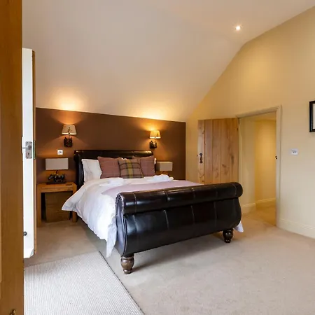 Gæstehus Osgoodby House With Private Indoor Heated Swimming Pool And Spectacular Views Sutton (North Yorkshire)