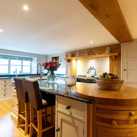 Osgoodby House With Private Indoor Heated Swimming Pool And Spectacular Views